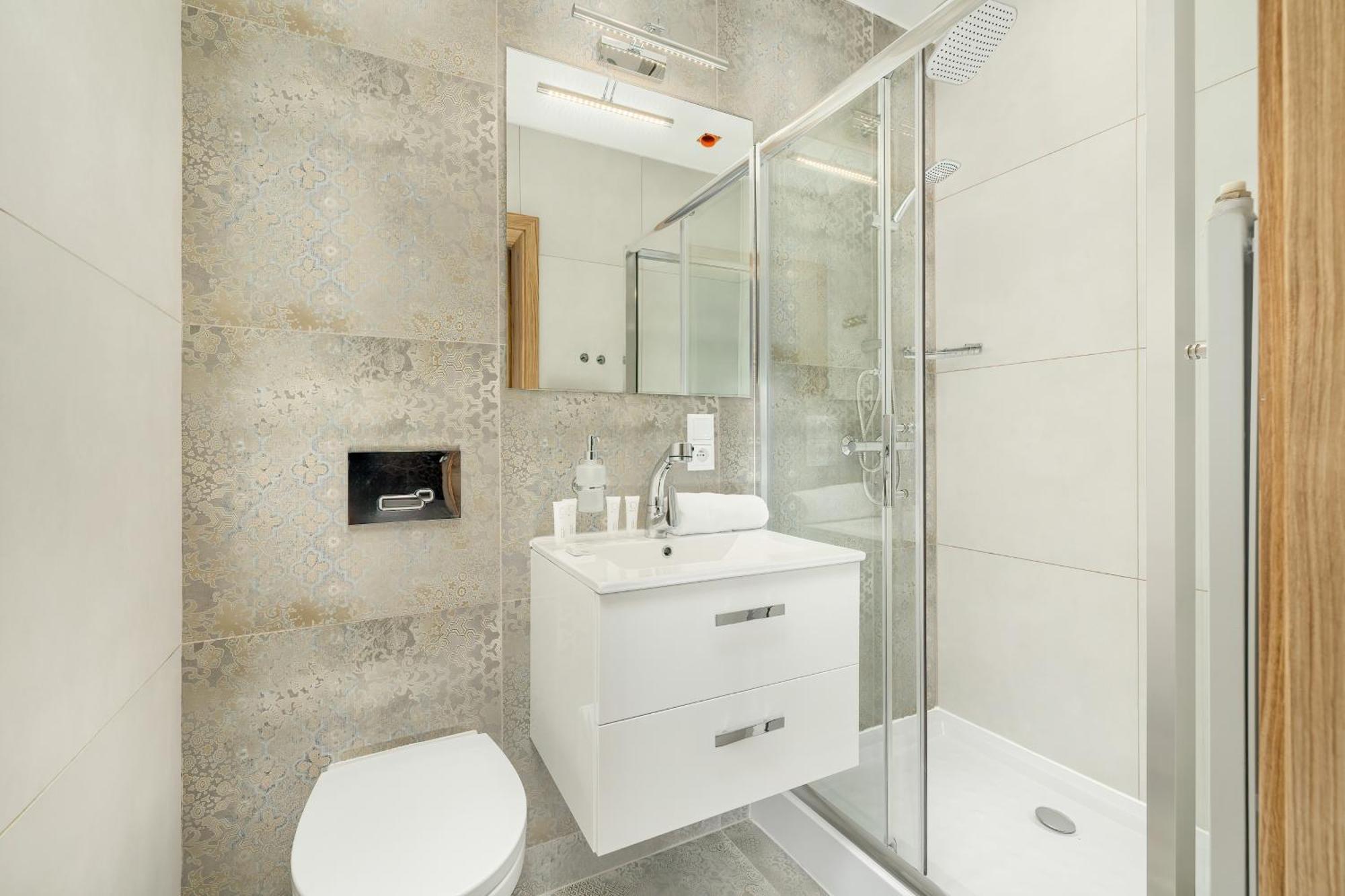 Nowoczesne I Stylowe Apartamenty W Centrum Bytomia Blisko Rynku By Noclegi Renters Bagian luar foto